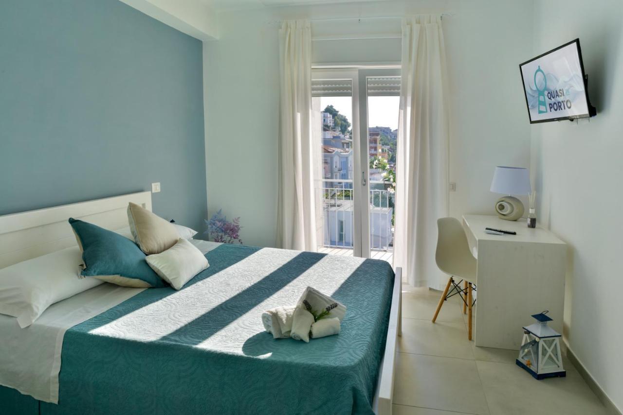 Bed and Breakfast Quasi In Porto Агрополи Экстерьер фото