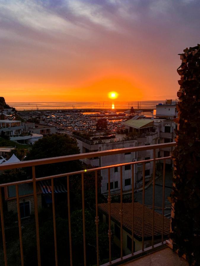 Bed and Breakfast Quasi In Porto Агрополи Экстерьер фото