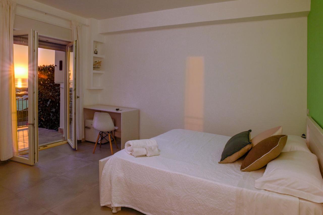 Bed and Breakfast Quasi In Porto Агрополи Экстерьер фото